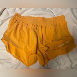 Lululemon Hotty Hot Low-Rise Lined Short 2.5"
Size 8
Creamsicle